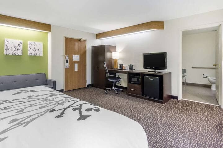 Room 44 of 67