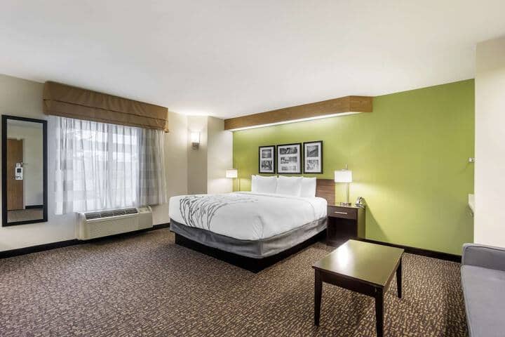 Room 43 of 67